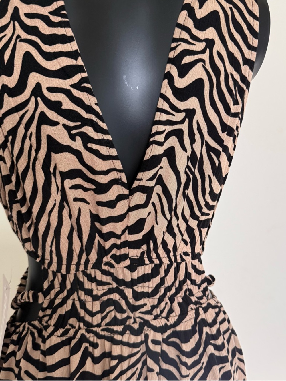 Sleeveless Zebra-Print Maxi Dress in Beige and Black - Picture 10 of 16